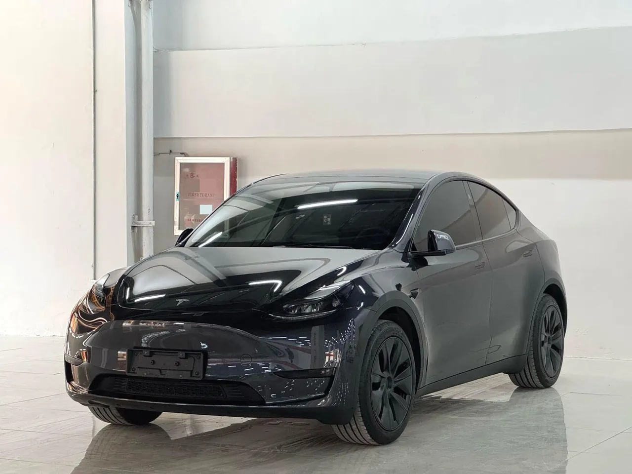 Tesla 2024 Model Y rear-wheel drive version automatic transmission - View 1