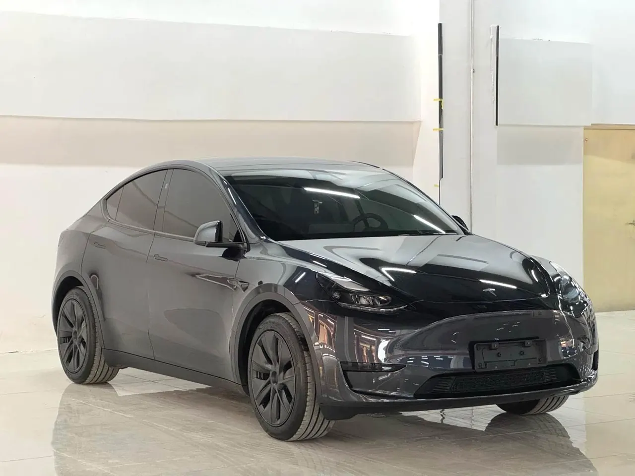 Tesla 2024 Model Y rear-wheel drive version automatic transmission 3