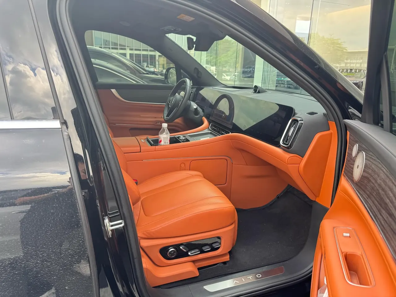 AITO 2024 AITO M9 extended range Max version 52kWh automatic gear 6