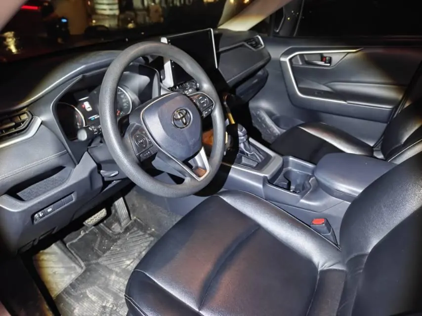 Toyota 2020 RAV4 Rongbo 2.0 Stepless Two-Drive City Edition Automatic Gear 5