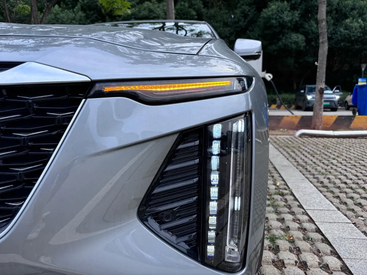 Cadillac 2023 CT6 2.0T 28T Platinum Automatic Gear 3