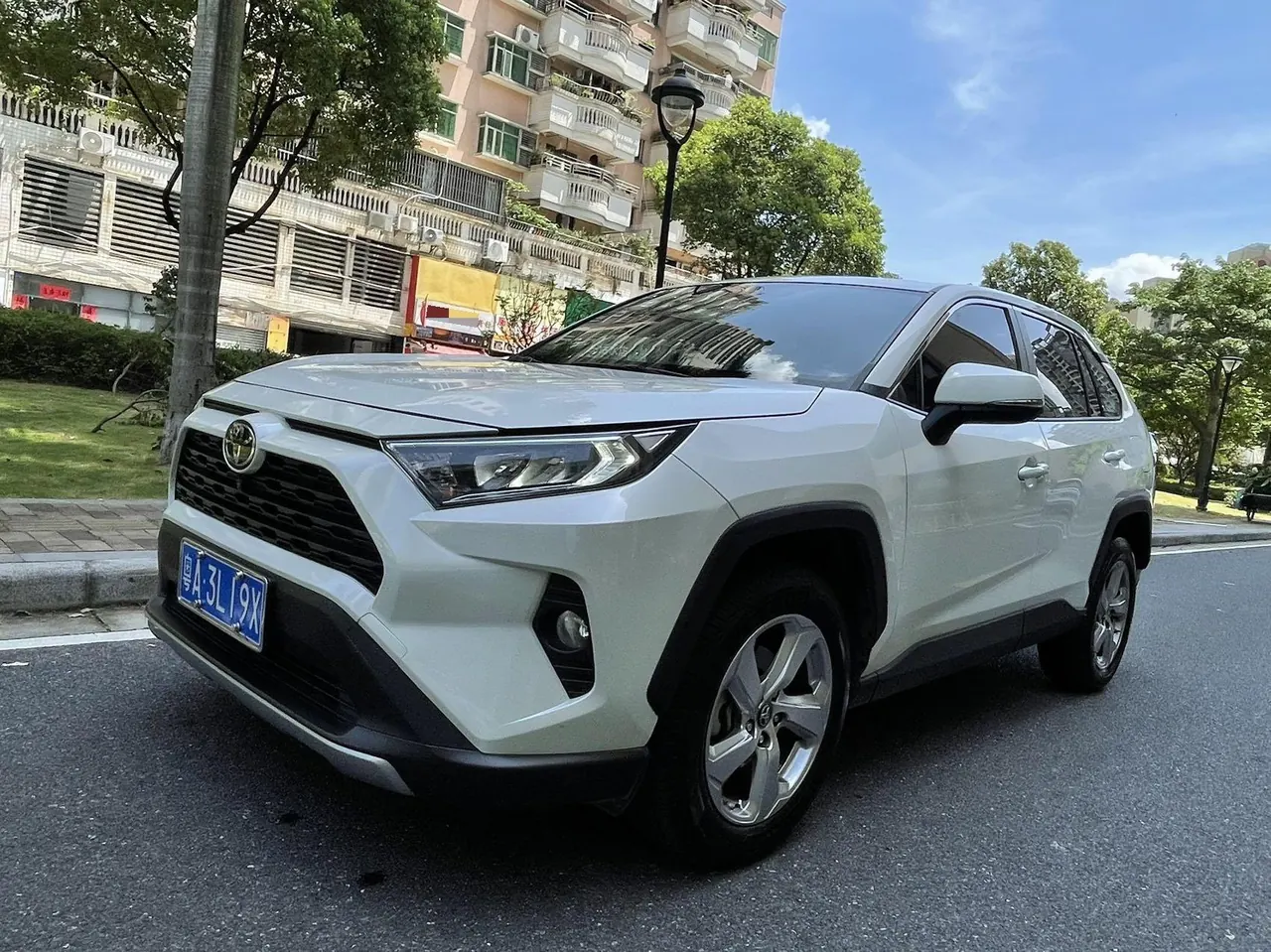 Toyota 2020 RAV4 Rongfeng 2.0 Stepless Four-wheel Drive Fashion Edition Automatic Gear - View 1