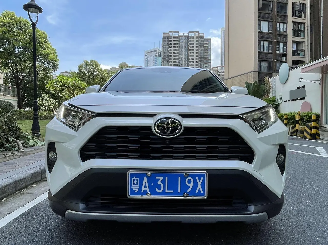 Toyota 2020 RAV4 Rongfeng 2.0 Stepless Four-wheel Drive Fashion Edition Automatic Gear 2