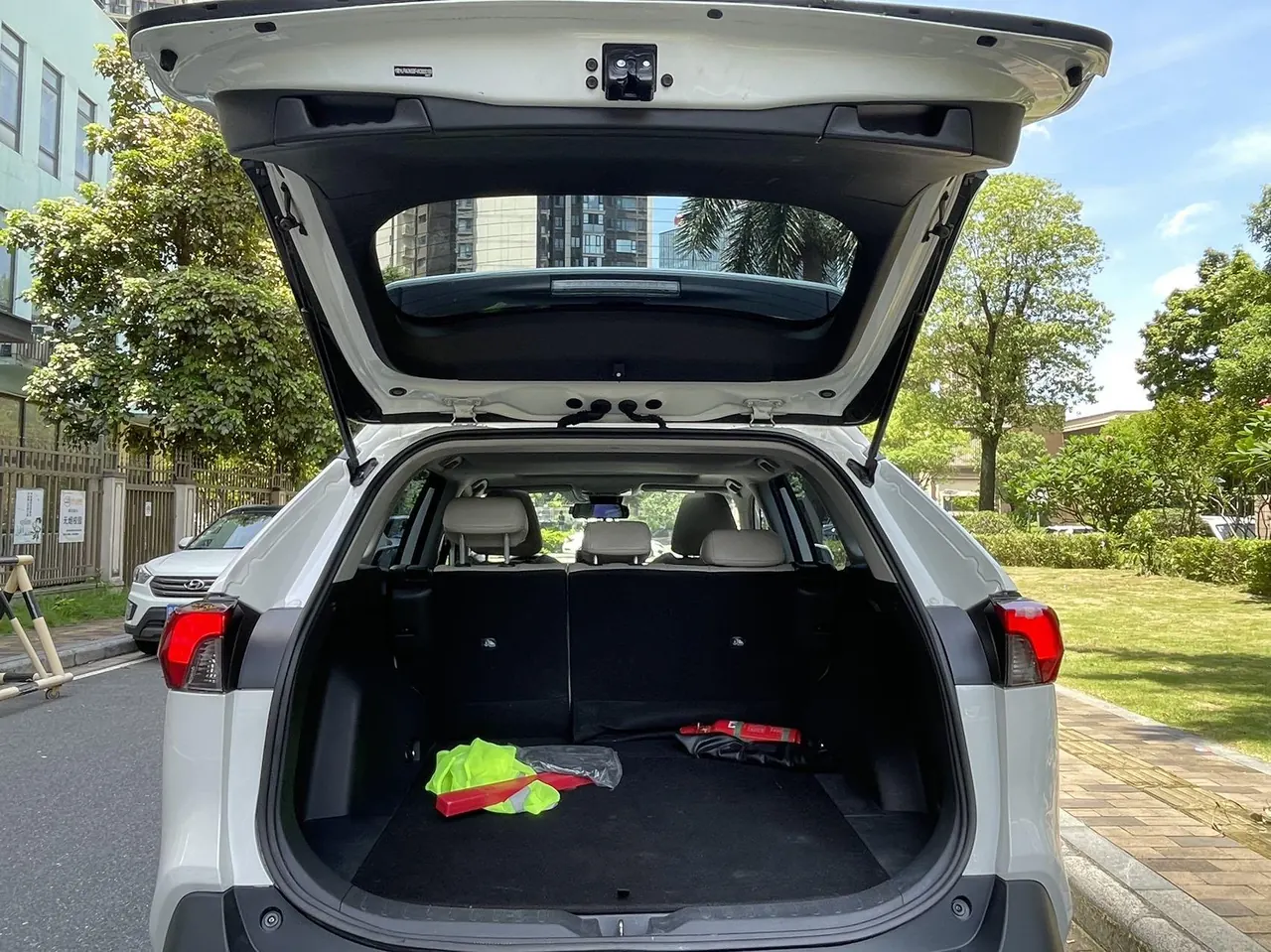 Toyota 2020 RAV4 Rongfeng 2.0 Stepless Four-wheel Drive Fashion Edition Automatic Gear 20