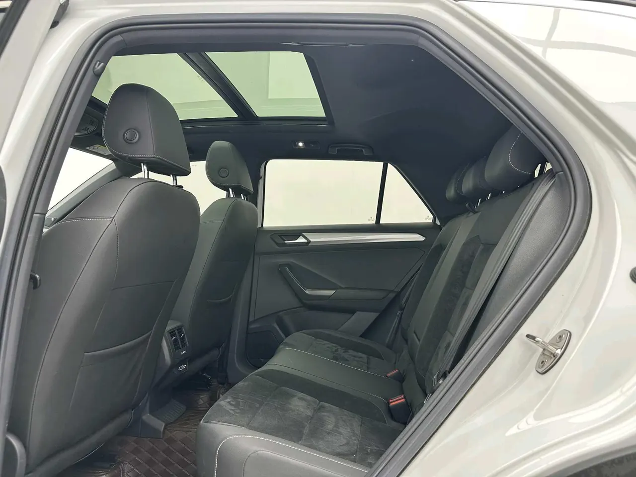 Volkswagen 2022 Tange R-Line 1.4TSI 280TSI Two-Drive Pro PLUS Automatic Gear 6
