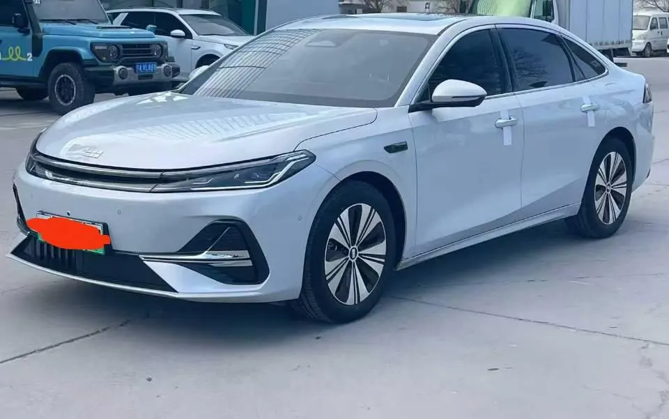 Geely Galaxy 2025 A7 EM-i 1.5 150km Discovery Edition Automatic Gear - View 1