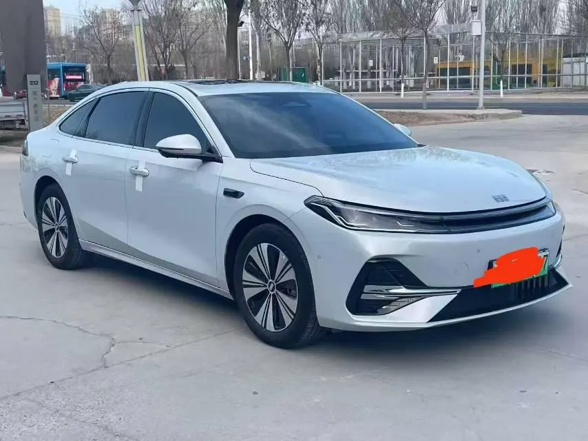 Geely Galaxy 2025 A7 EM-i 1.5 150km Discovery Edition Automatic Gear 2