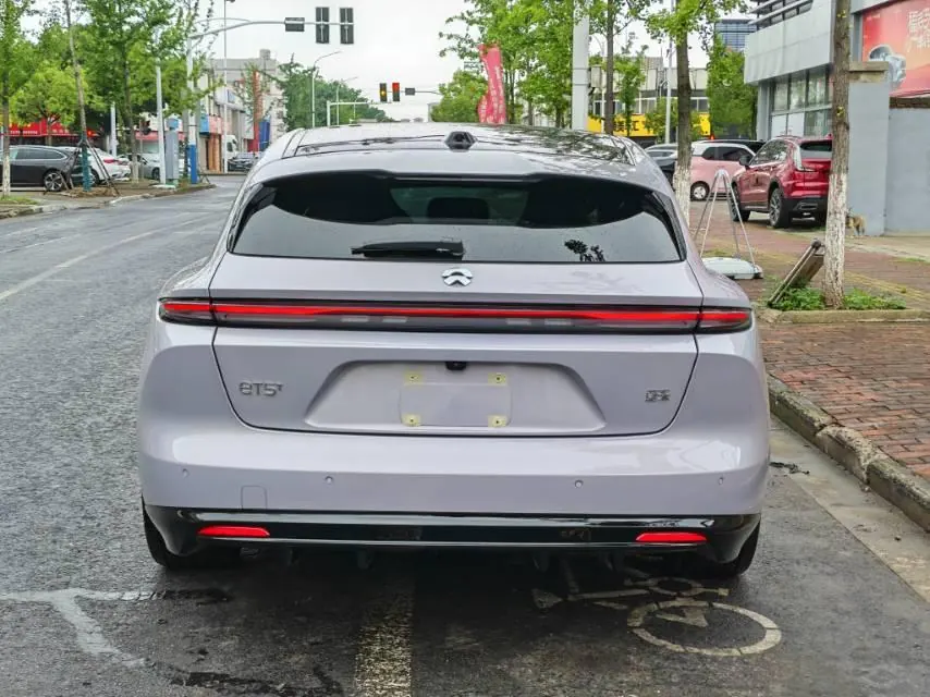 NIO 2025 ET5T 75kWh Touring automatic 6