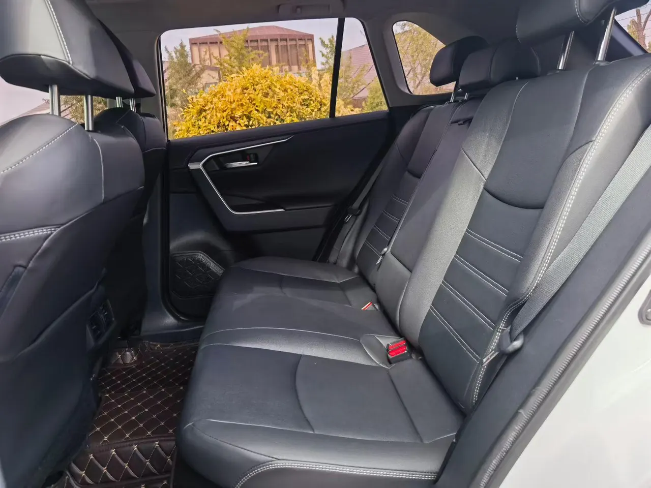 Toyota 2021 RAV4 Rongfang Double Engine 2.5 Stepless Four-wheel Drive Elite PLUS Edition Automatic Gear 2