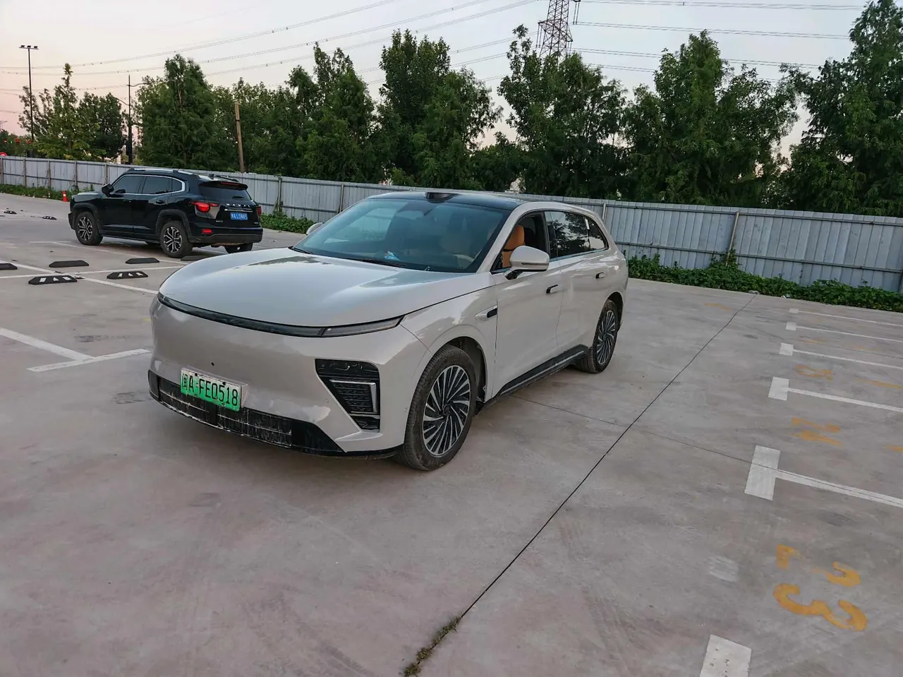 Открыть галерею: Xingtu 2025 Stelato ET 240 Ultra 4-wheel drive automatic gear