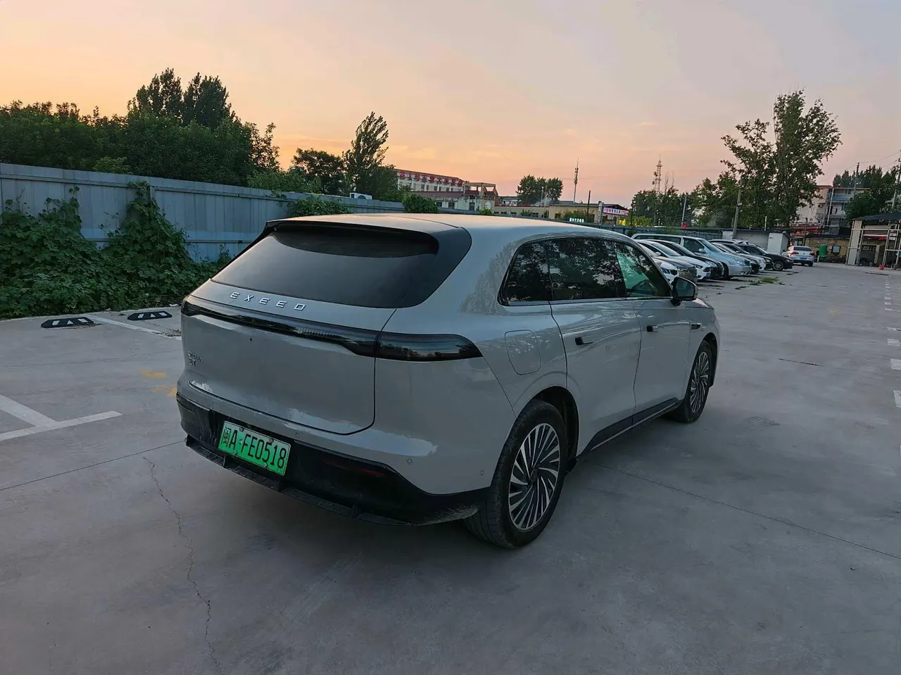 Xingtu 2025 Stelato ET 240 Ultra 4-wheel drive automatic gear 3