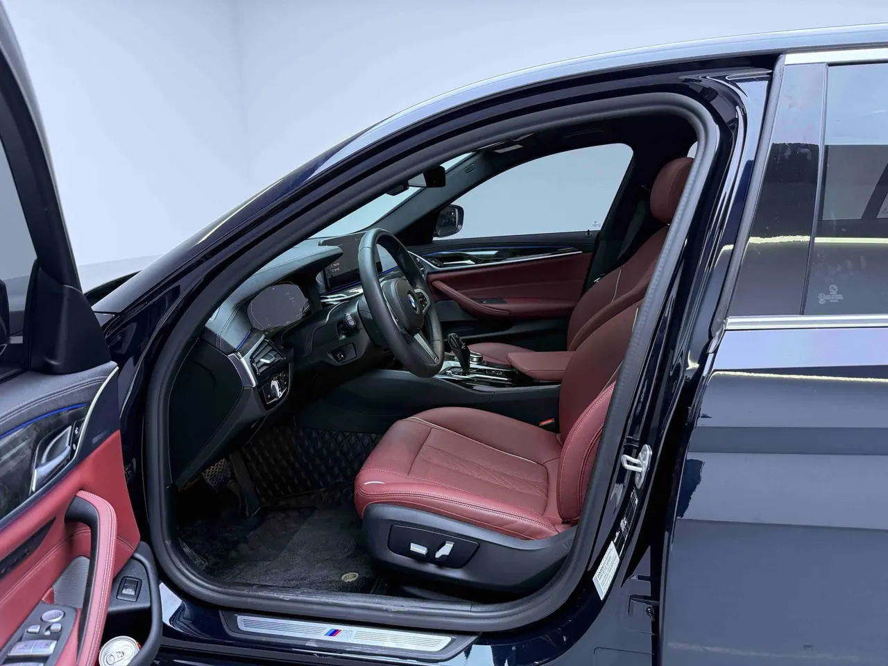 BMW 5 Series 2022 525Li 2.0T M Sports Suit (Modified) Automatic Gear 3
