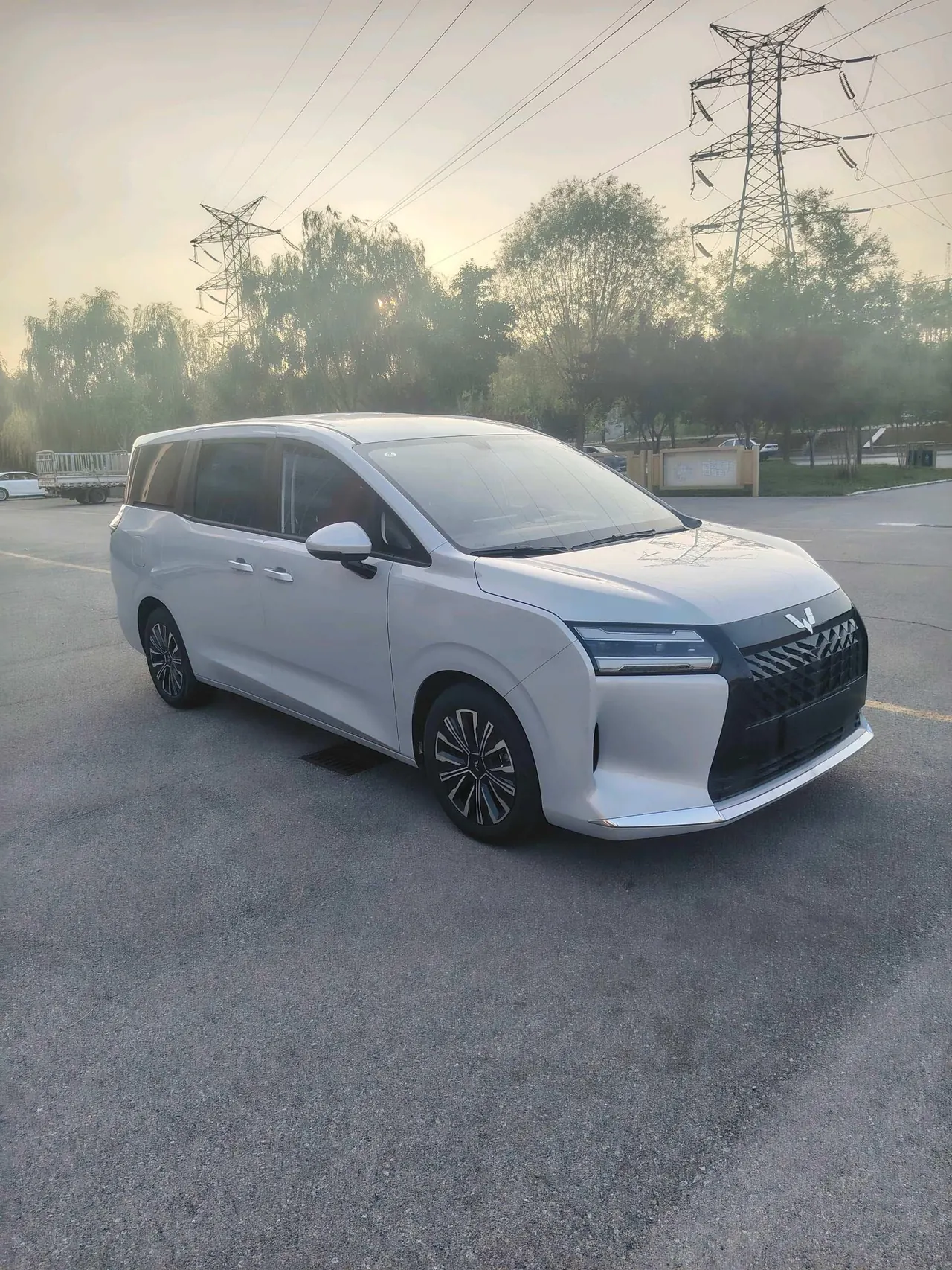 WuLing 2025 Starlight 730 1.5 Stepless 125km Luxury Automatic Transmission 3