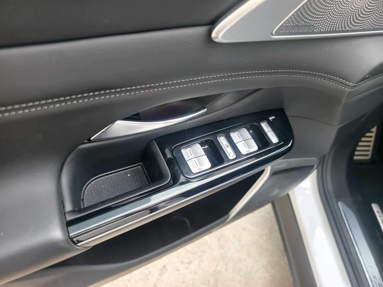 Xpeng 2022G 9 650X Performance Edition Automatic Gear 4