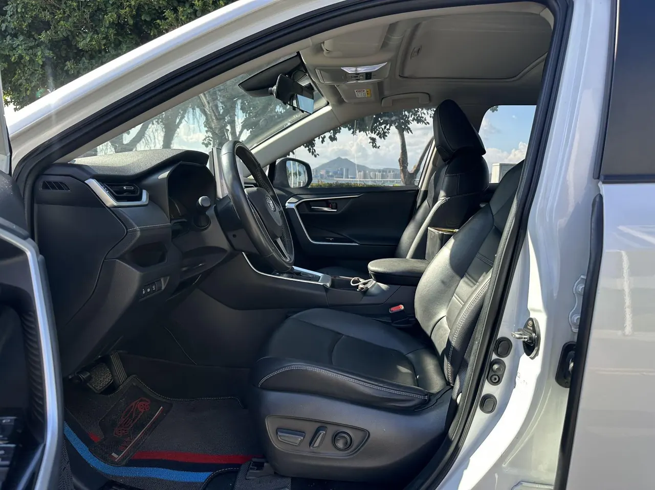 Toyota 2021 RAV4 Rongbo 2.0 Stepless Two-Drive Fashion PLUS Edition Automatic Gear 4