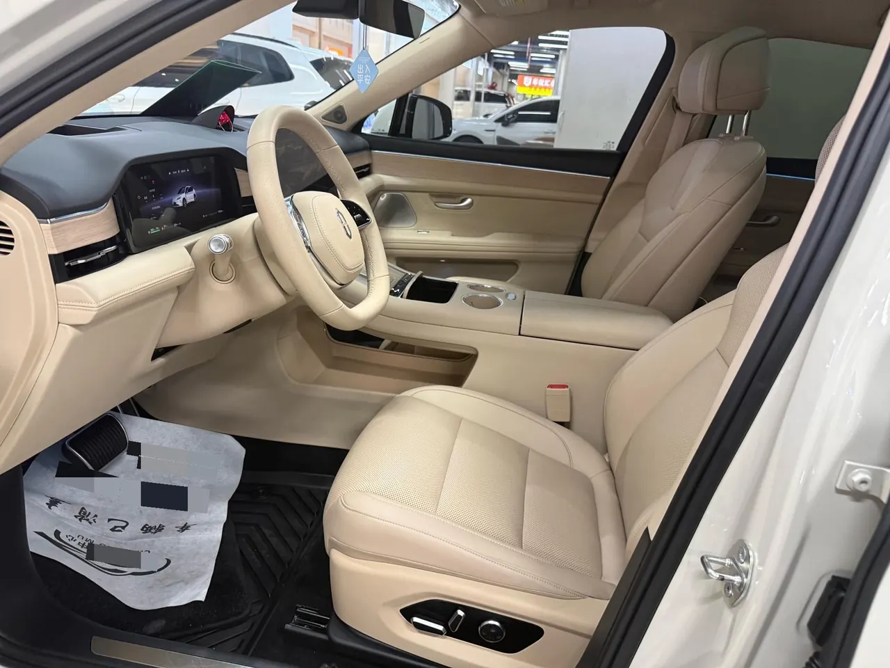 AITO 2025 AITO M5 extended-range Ultra rear-drive automatic gear - View 1