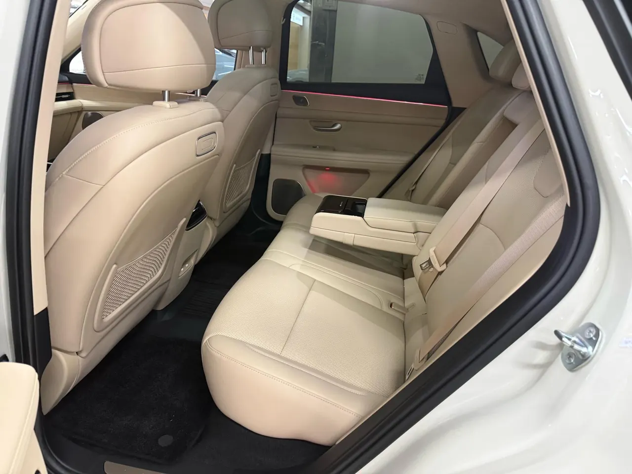 AITO 2025 AITO M5 extended-range Ultra rear-drive automatic gear 2