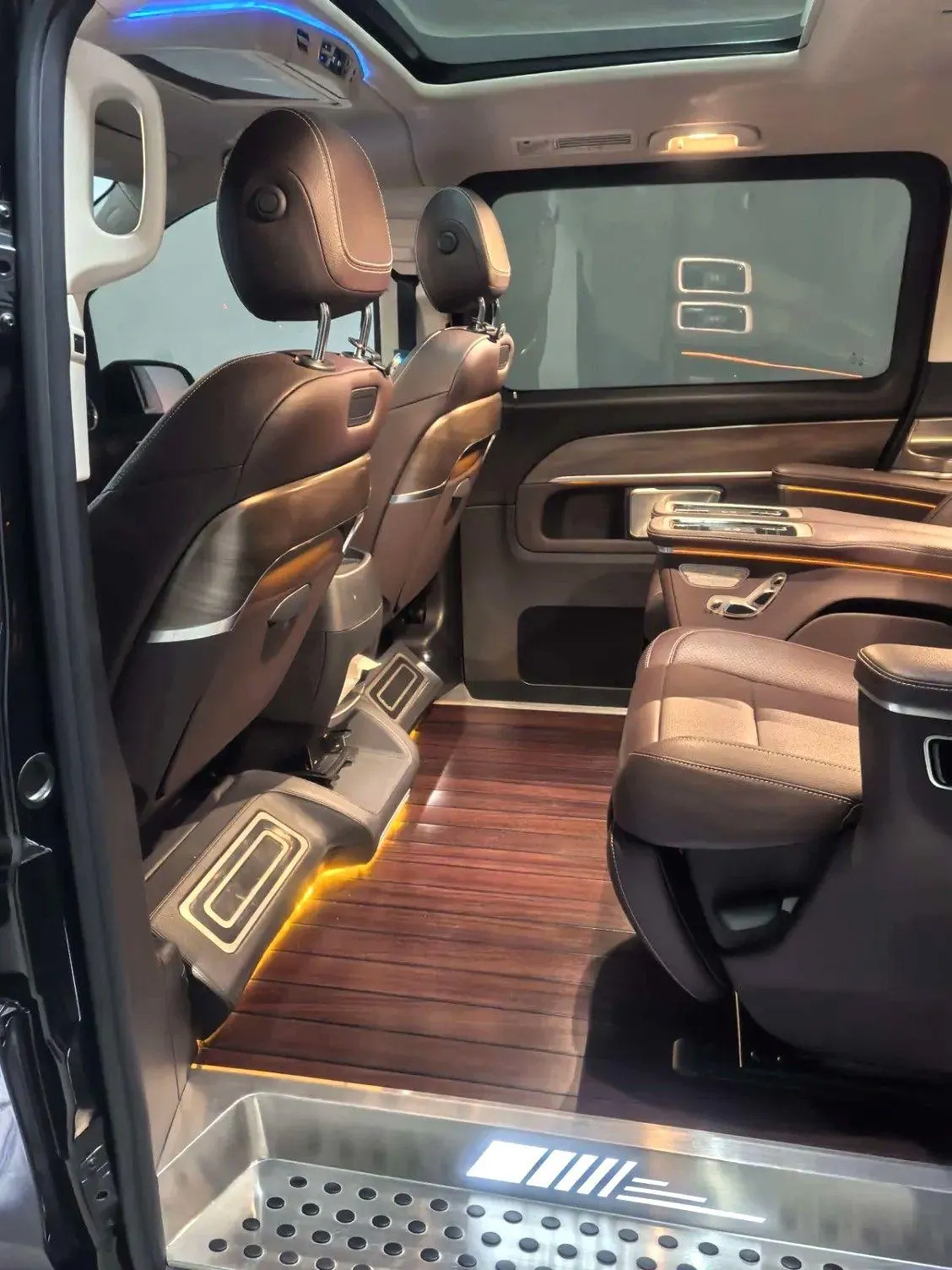 Mercedes Benz V 2022V 260 L 2.0T Premium Edition Automatic Gear 3