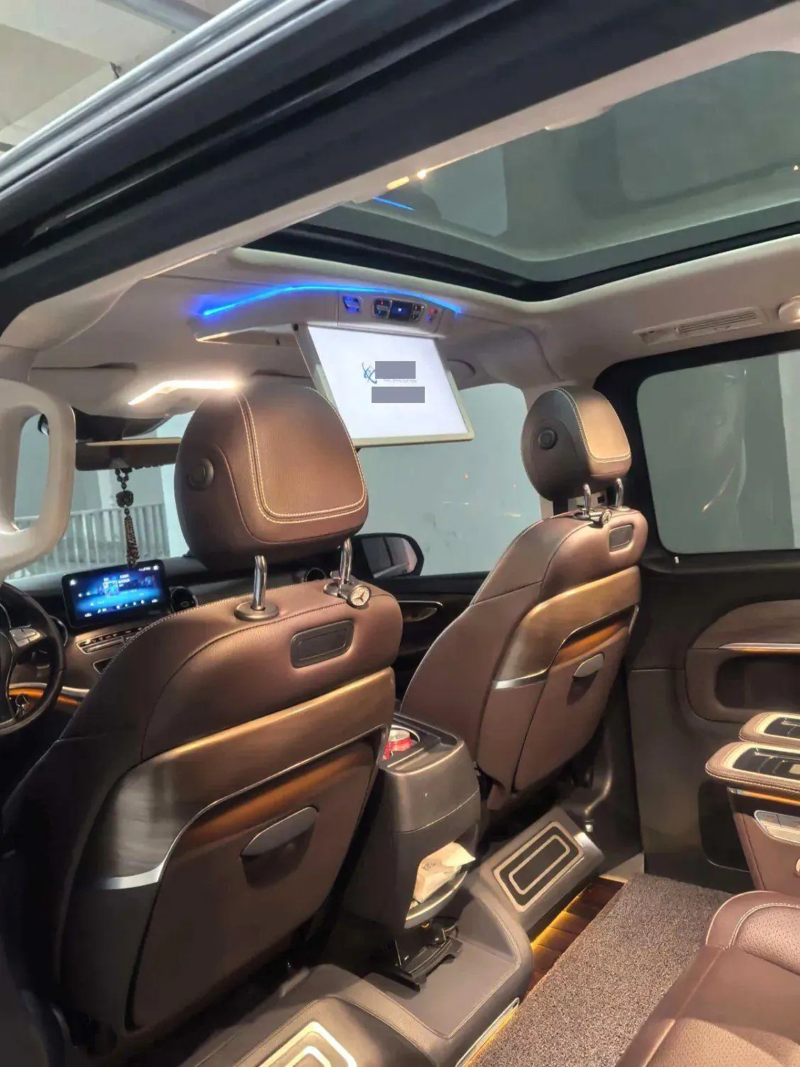 Mercedes Benz V 2022V 260 L 2.0T Premium Edition Automatic Gear 5