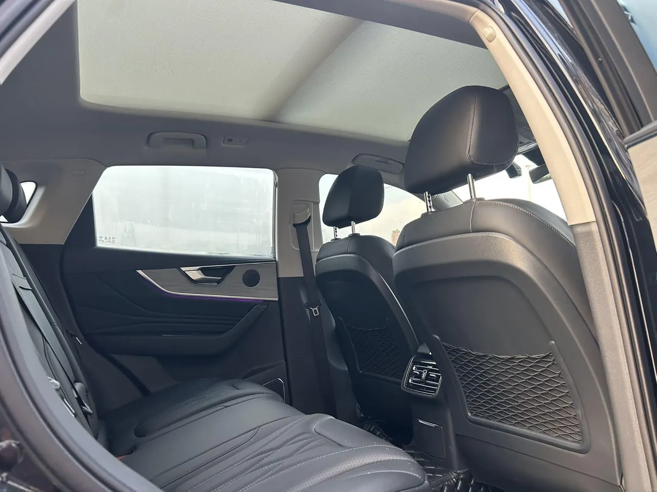 HongQi 2025 HS5 2.0T Two-Drive Flag Enjoy Pro Edition Automatic Gear 4