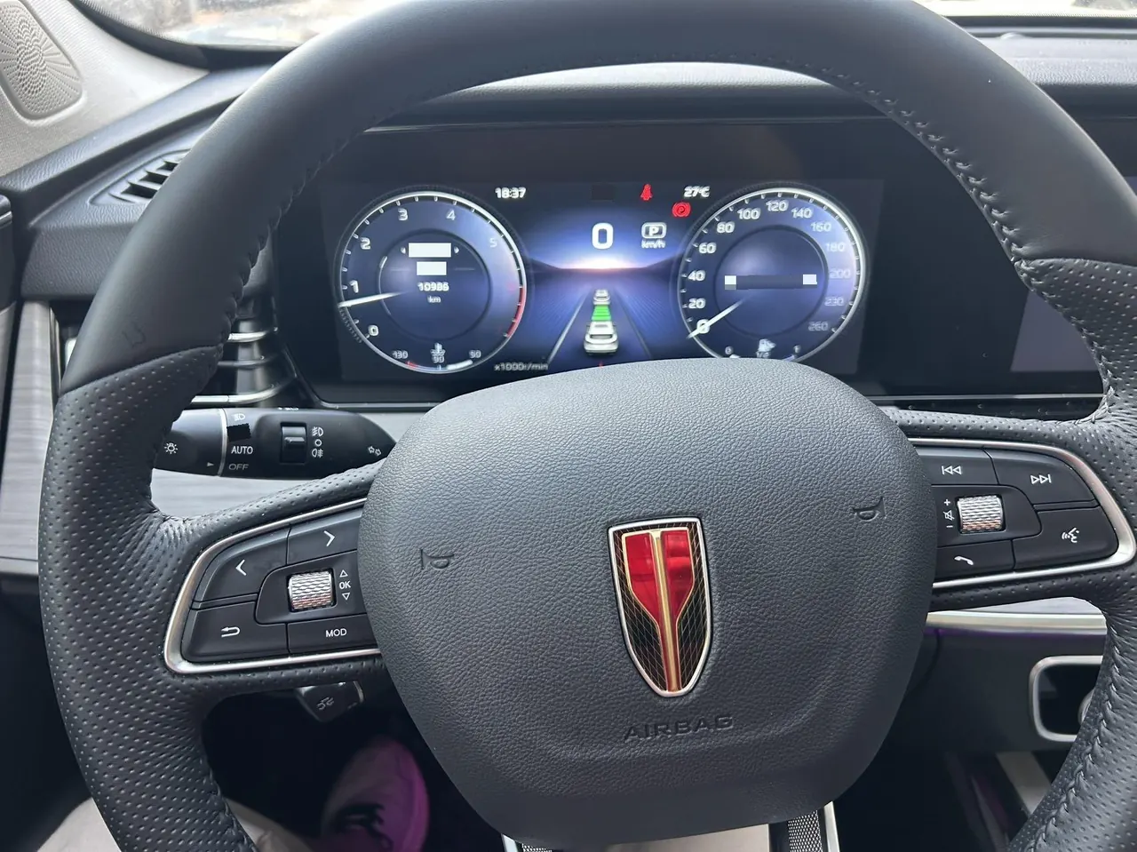 HongQi 2025 HS5 2.0T Two-Drive Flag Enjoy Pro Edition Automatic Gear 6