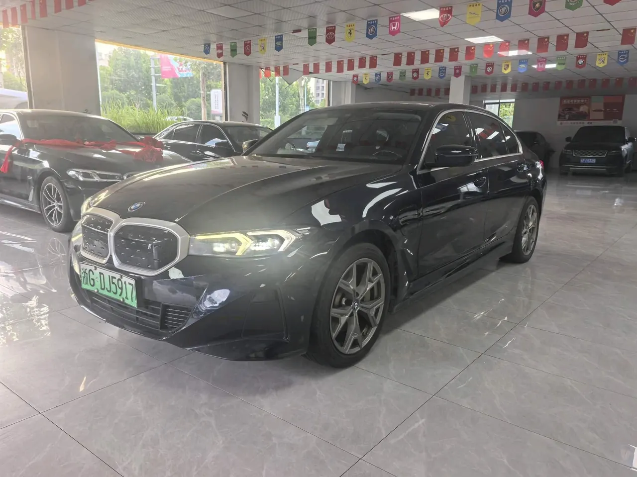 BMW 2022 i3 eDrive 35L automatic gear - View 1