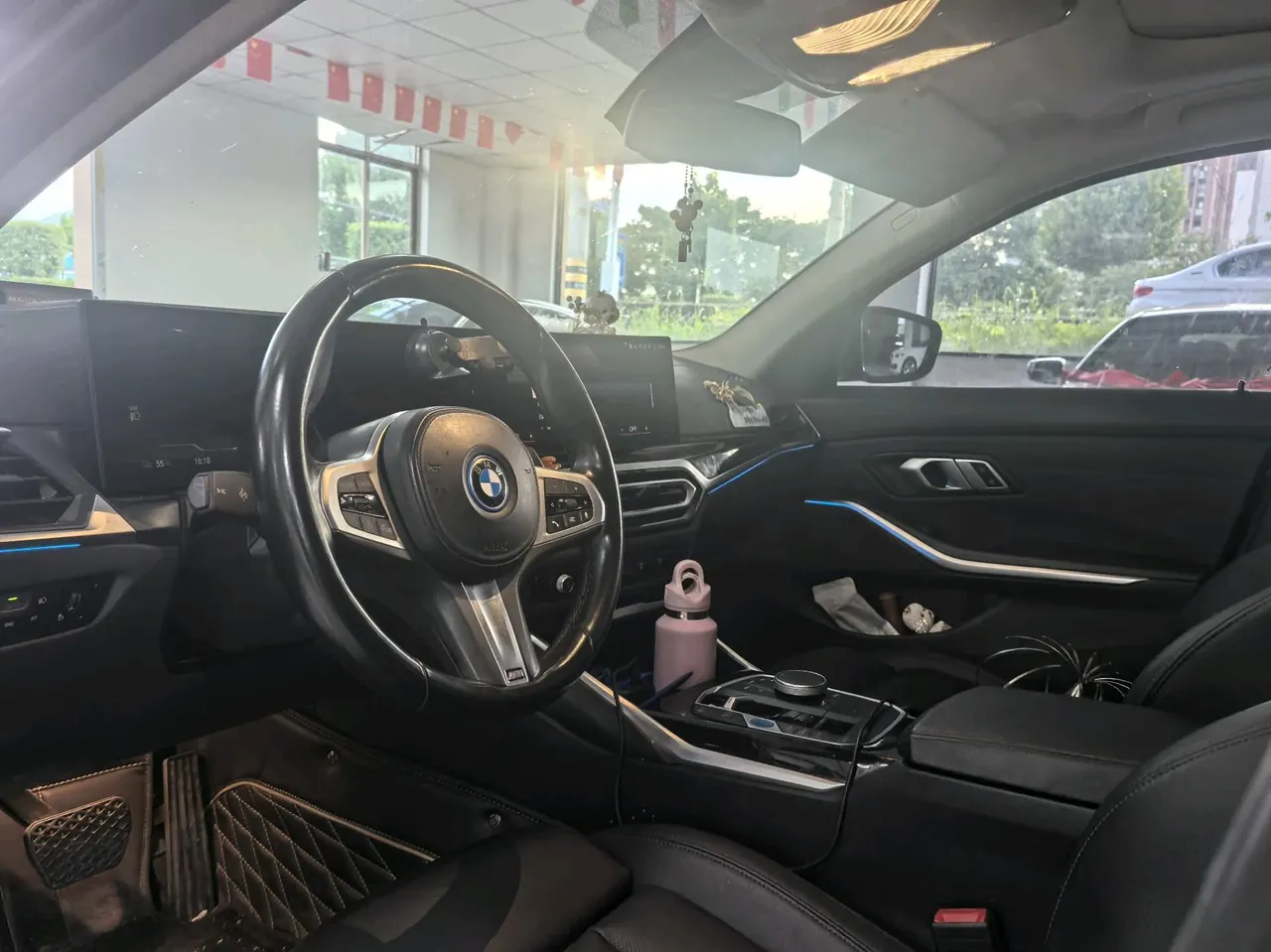 BMW 2022 i3 eDrive 35L automatic gear 4