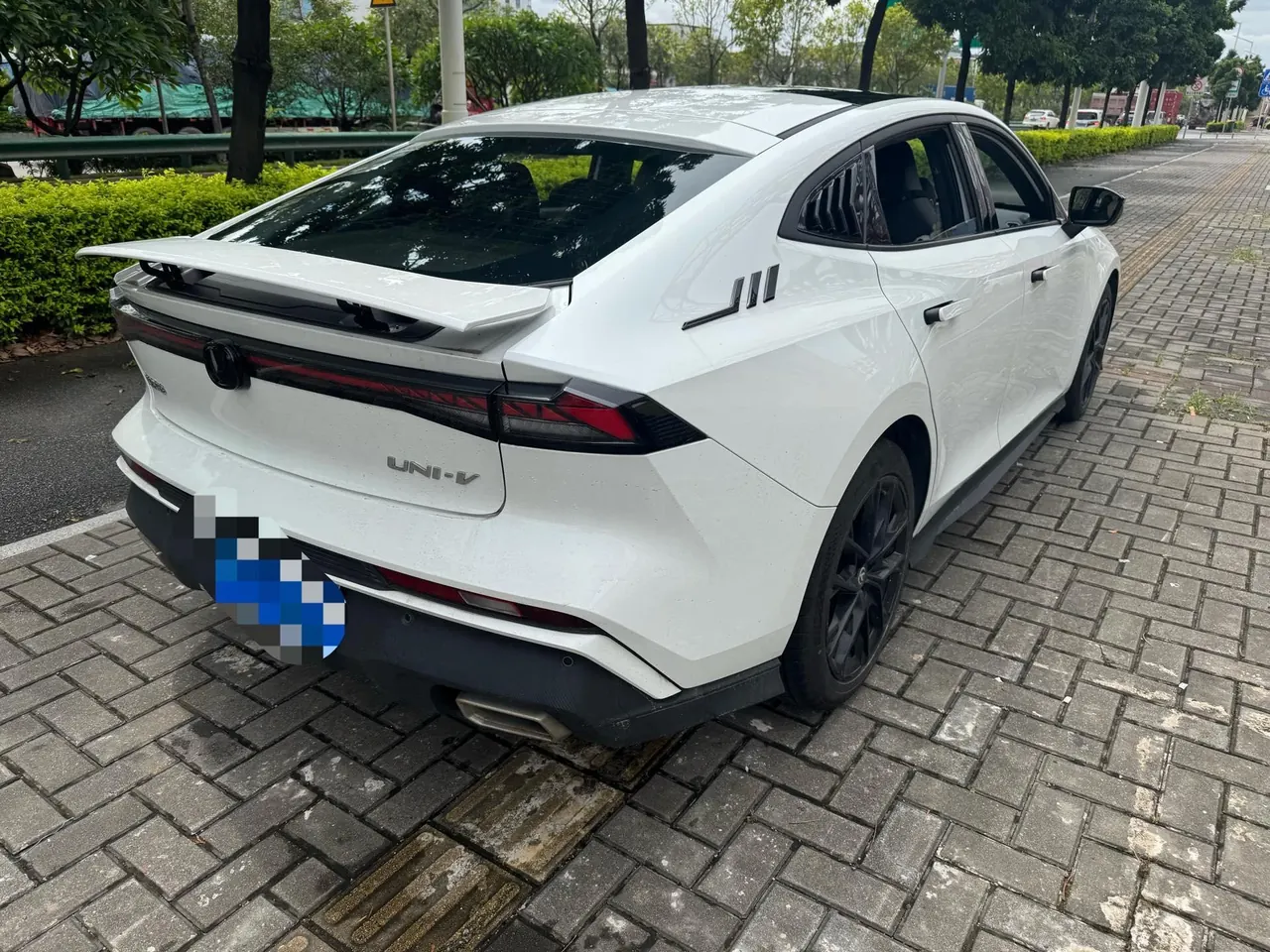 ChangAn 2024 UNI-V 1.5T Prestige Automatic 4