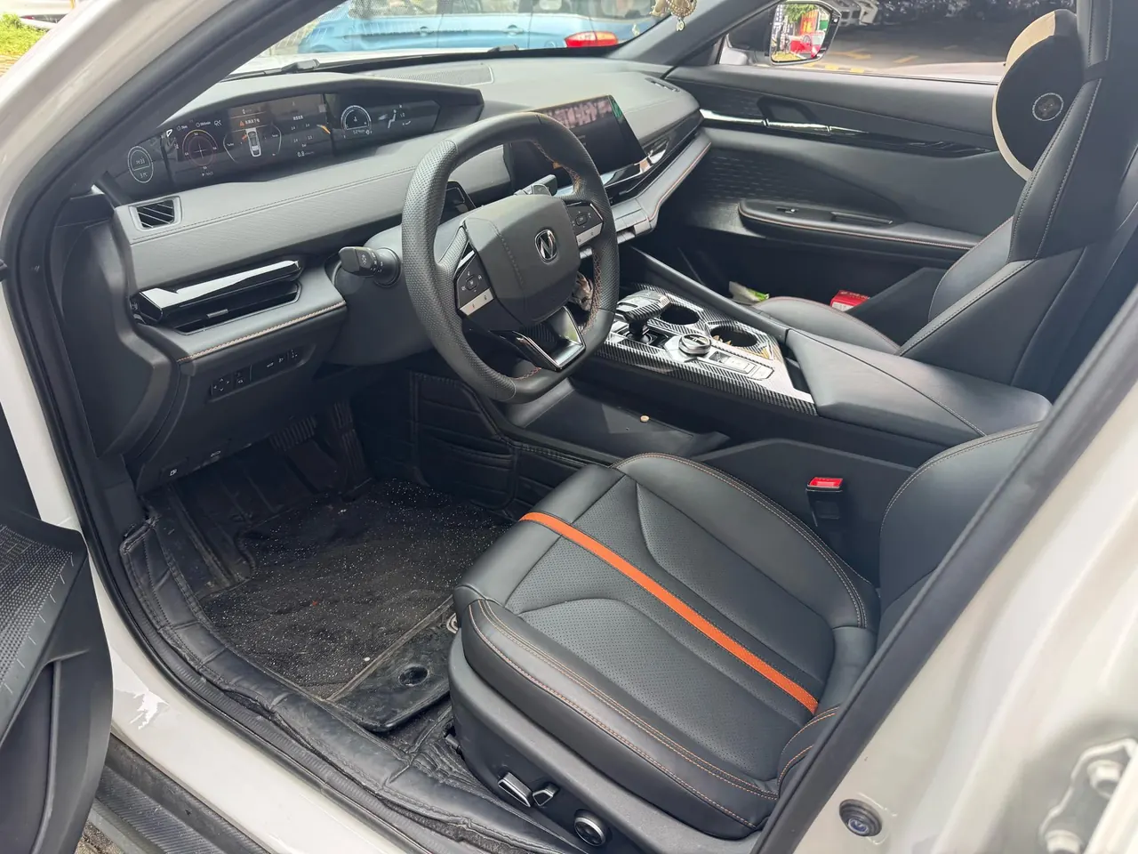 ChangAn 2024 UNI-V 1.5T Prestige Automatic 5