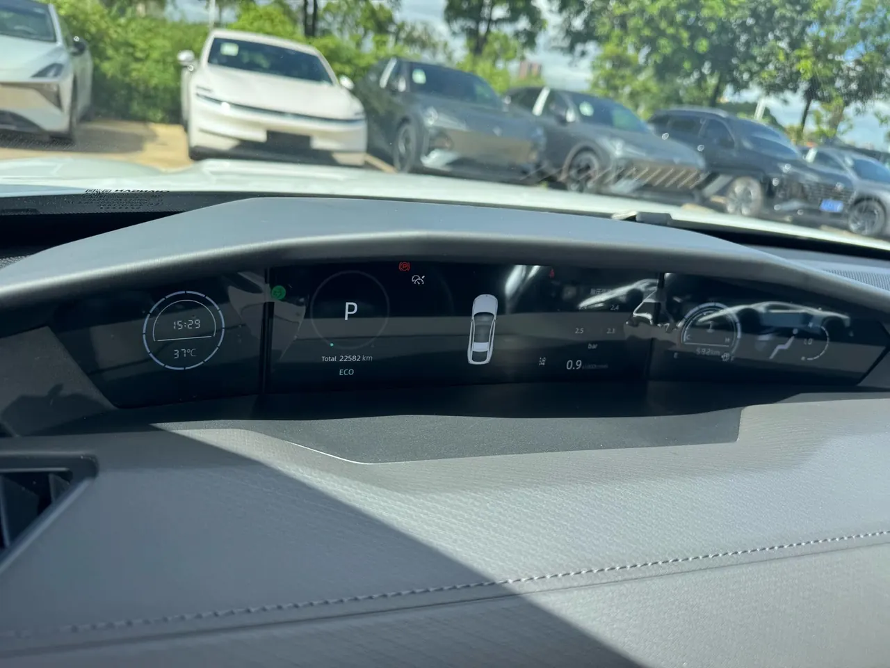ChangAn 2024 UNI-V 1.5T Prestige Automatic 8