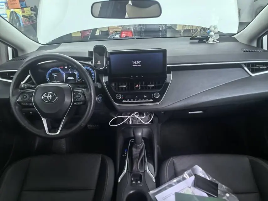 Toyota 2023 Lei Ling Shuangqing 1.8 Stepless Intelligent Electric Hybrid Sports Edition Automatic Gear 5