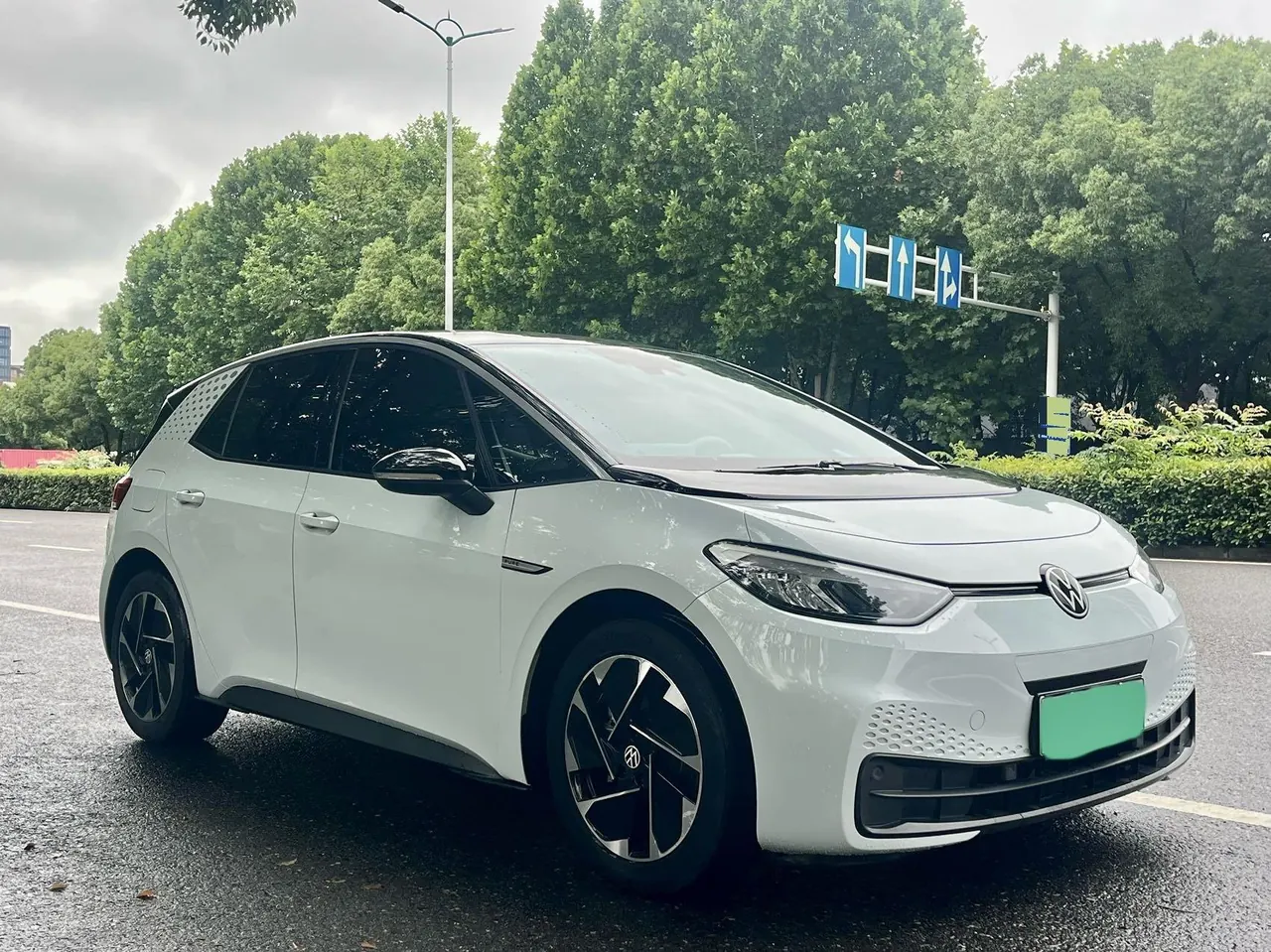 Volkswagen 2023 ID. 3 Upgraded Pure Smart Edition, Automatic Transmission 3