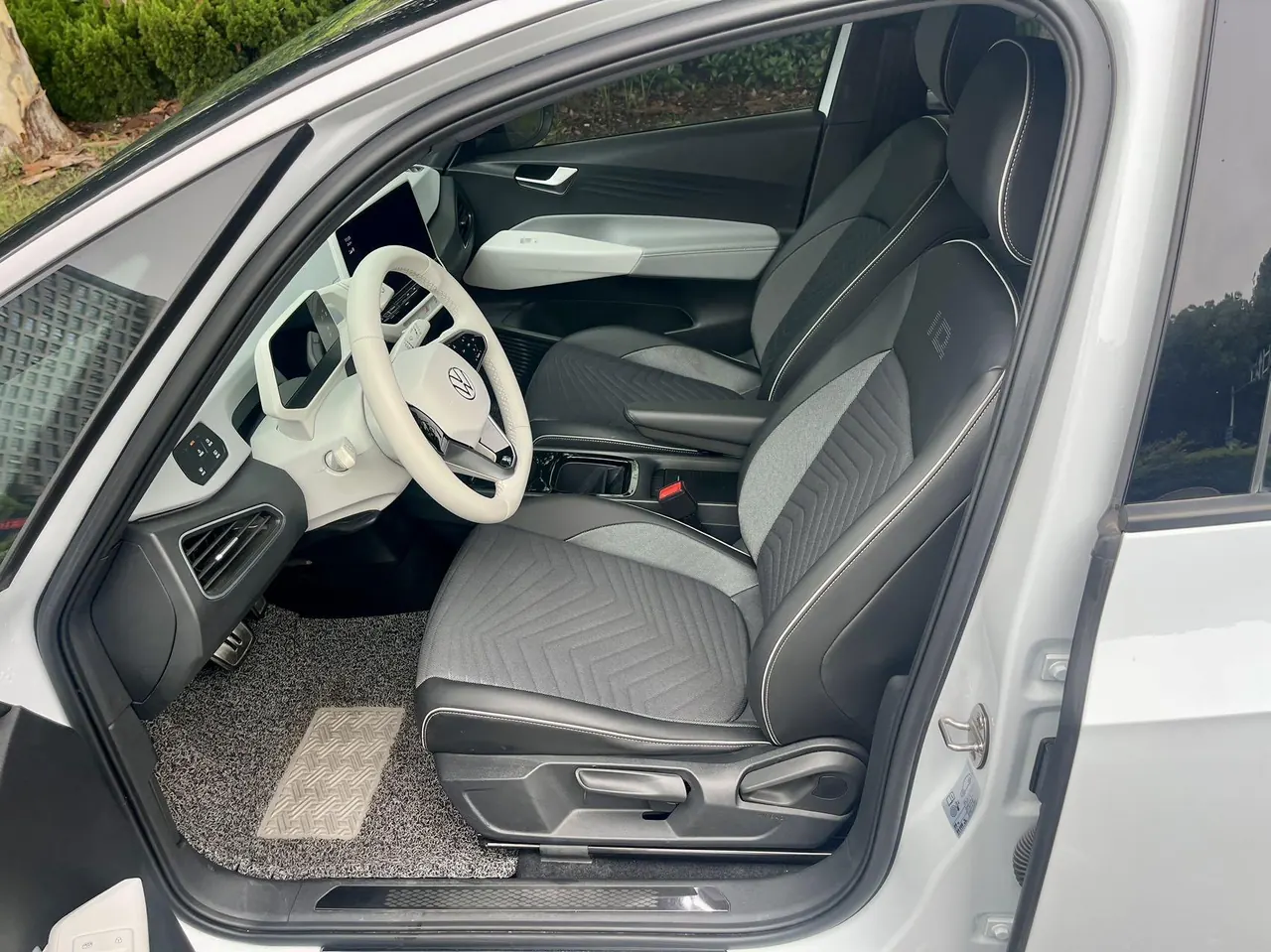 Volkswagen 2023 ID. 3 Upgraded Pure Smart Edition, Automatic Transmission 4