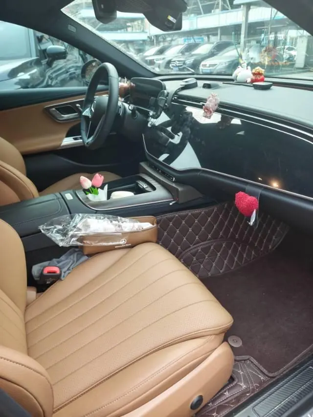 Mercedes Benz E Class 2025 E 300 L 48V 2.0T Luxury Automatic Gear 4