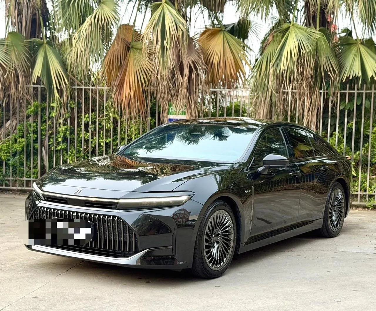 Открыть галерею: Toyota Crown (Imported) 2024 Crown 2.5 Stepless Extreme Edition Automatic Gear