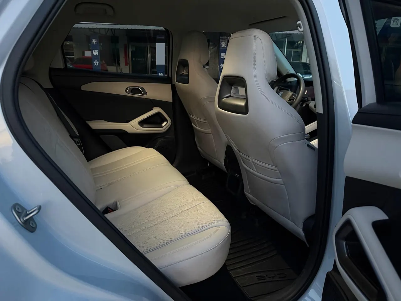 BYD 2025 Yuan UP 301KM Pilot Automatic Gear 5