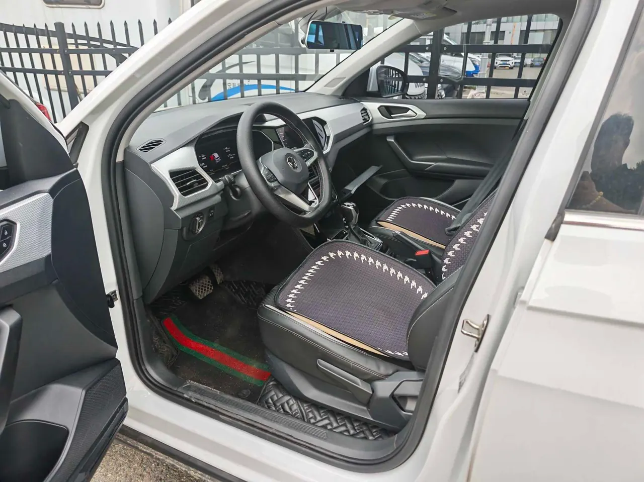 Volkswagen 2023 T-Cross 1.2TSI 200TSI Smart Connect Version Automatic 2