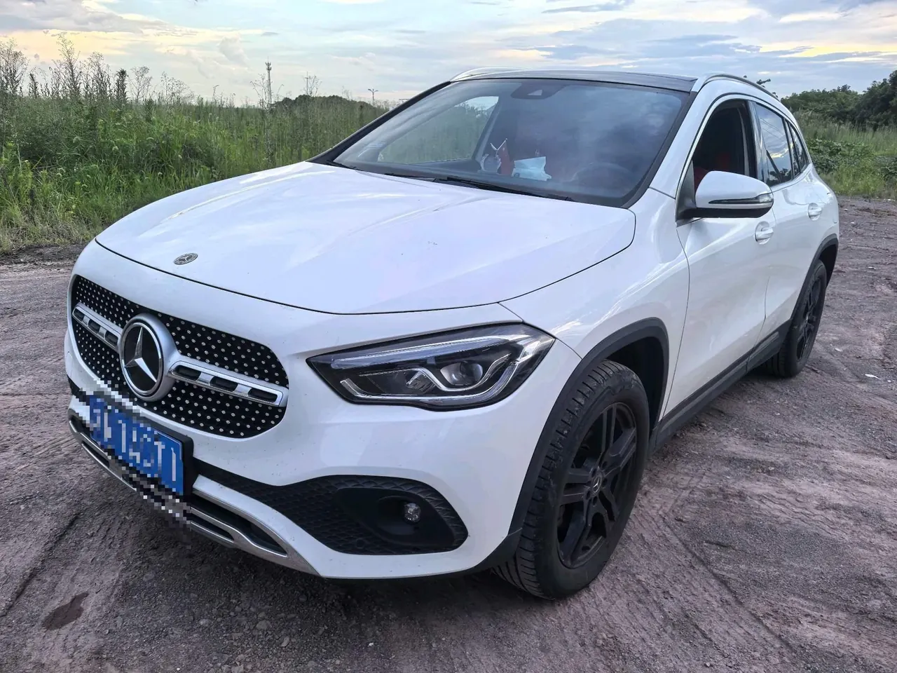 Открыть галерею: Mercedes Benz 2024 GLA 200 1.3T automatic gear