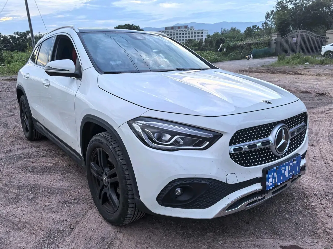 Mercedes Benz 2024 GLA 200 1.3T automatic gear 6