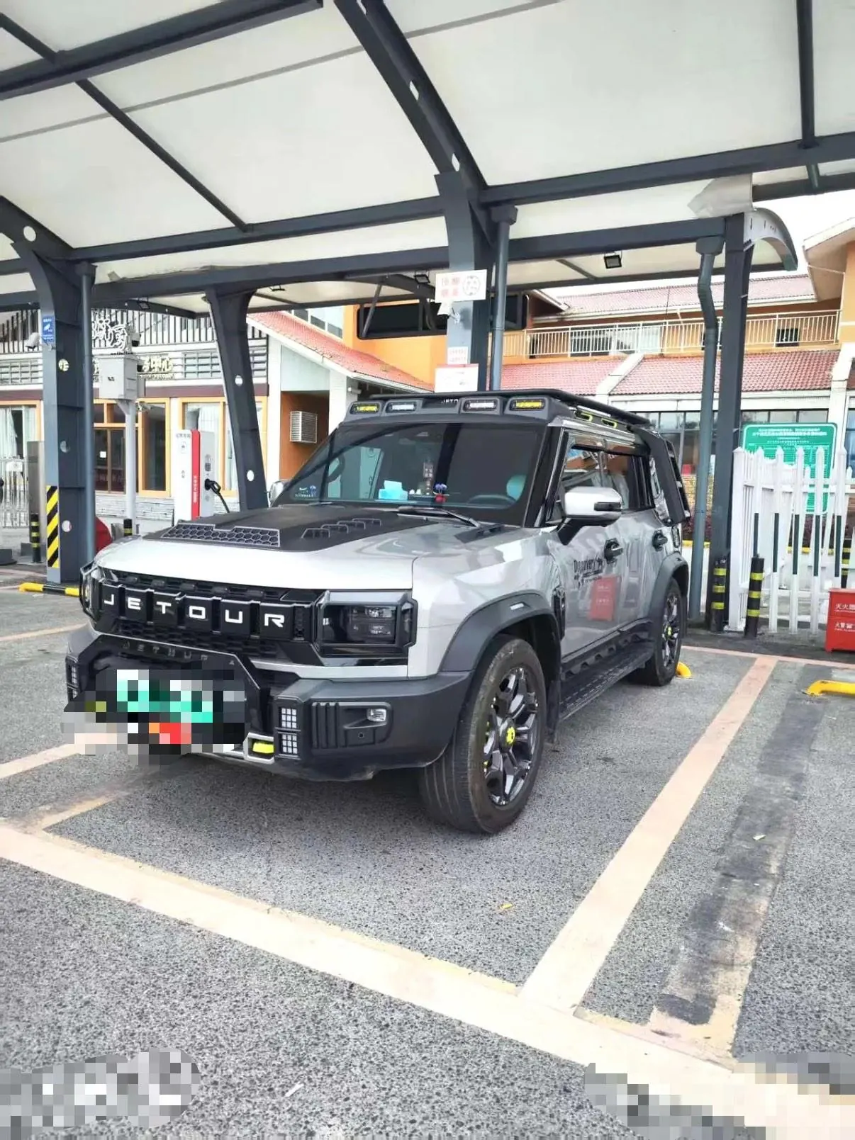 Открыть галерею: Jetour 2024 ShanHai T2 C- DM 1.5T 208KM Shan Ye Edition Automatic Gear