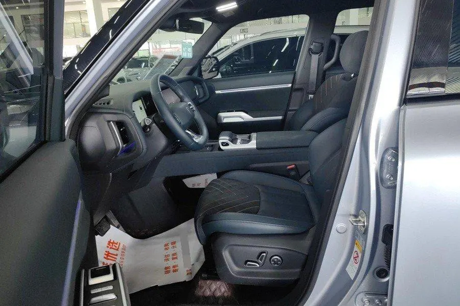 ChangAn Deepal 2024 G318 four-wheel drive air suspension version of automatic gear 4