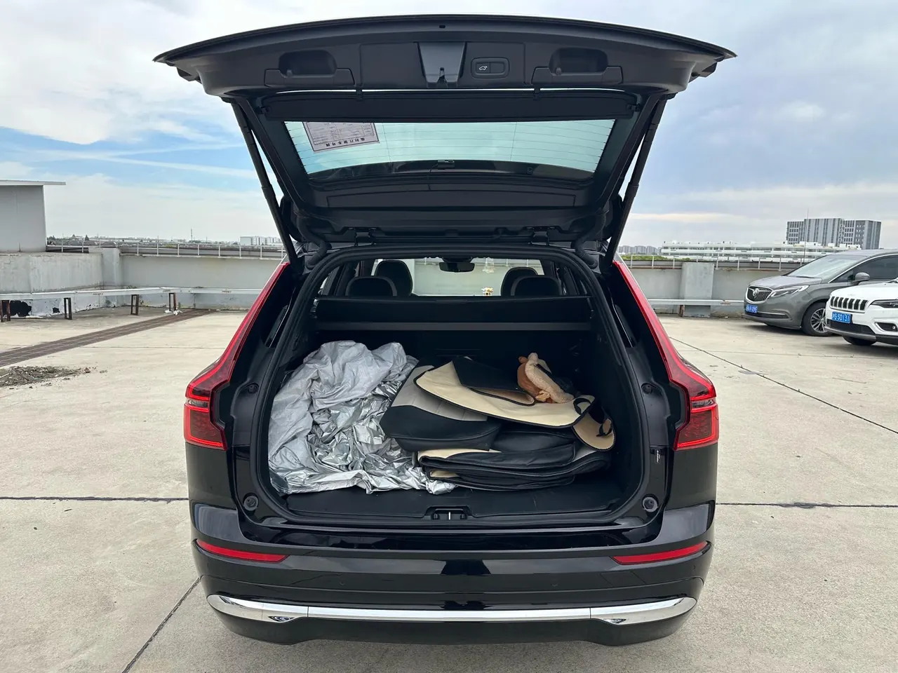 Volvo 2026 XC60 48V 2.0T B5 All-Wheel Drive Intelligent Luxury Edition Automatic Transmission 10