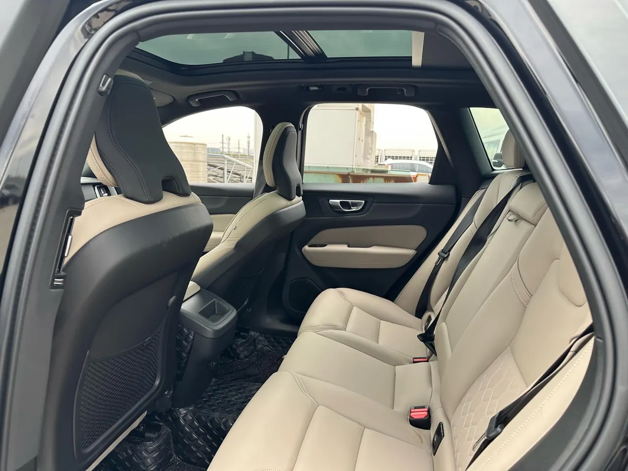 Volvo 2026 XC60 48V 2.0T B5 All-Wheel Drive Intelligent Luxury Edition Automatic Transmission 8