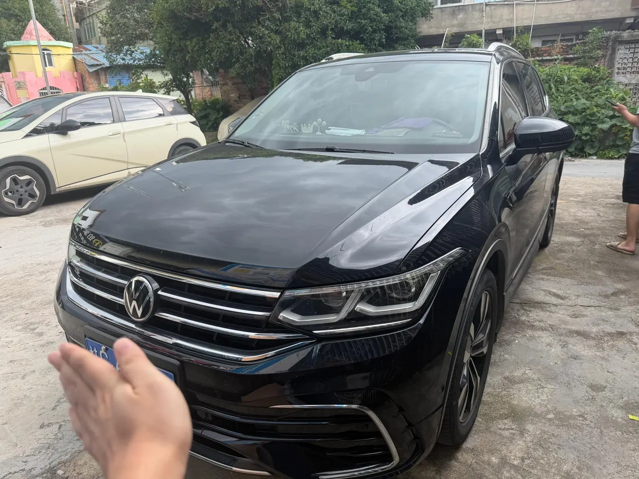 Volkswagen 2022 Tiguan L R-Line 2.0TSI 330TSI Two-Drive R-Line Ultimate Automatic Gear 2