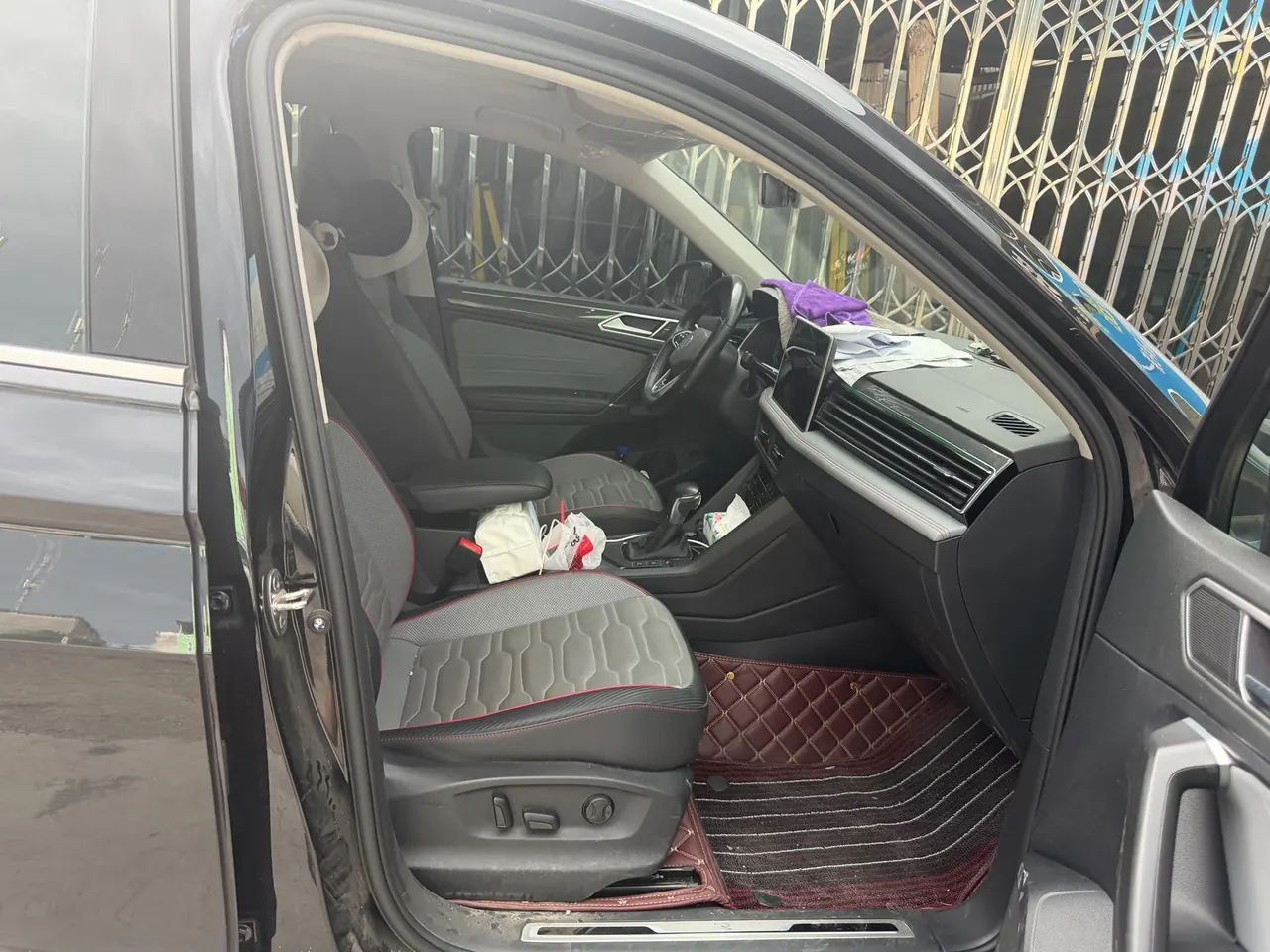 Volkswagen 2022 Tiguan L R-Line 2.0TSI 330TSI Two-Drive R-Line Ultimate Automatic Gear 4