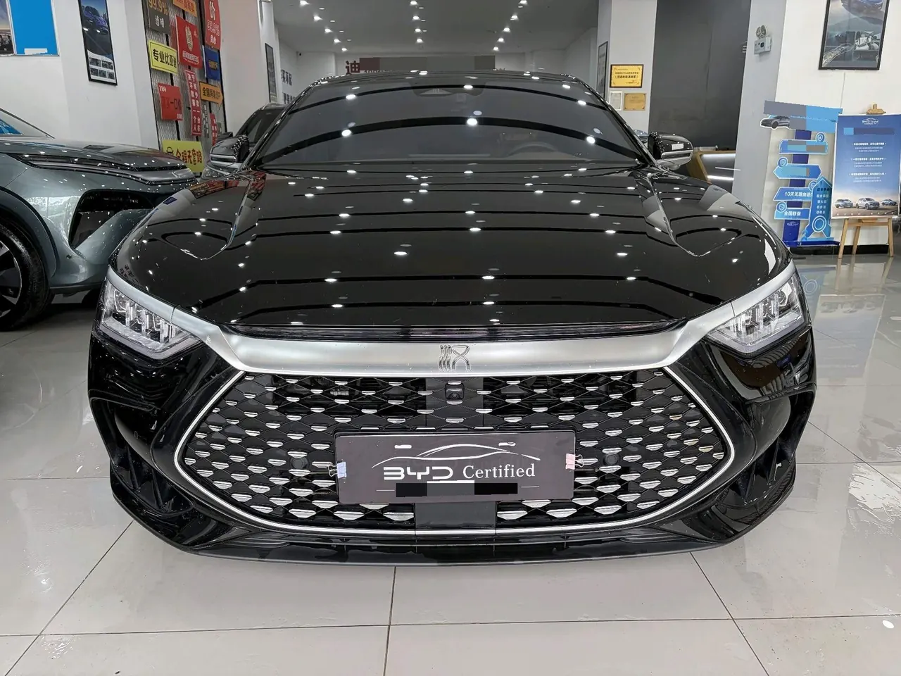 BYD 2022 Han DM-i 1.5T stepless 121KM honorable automatic gear 2