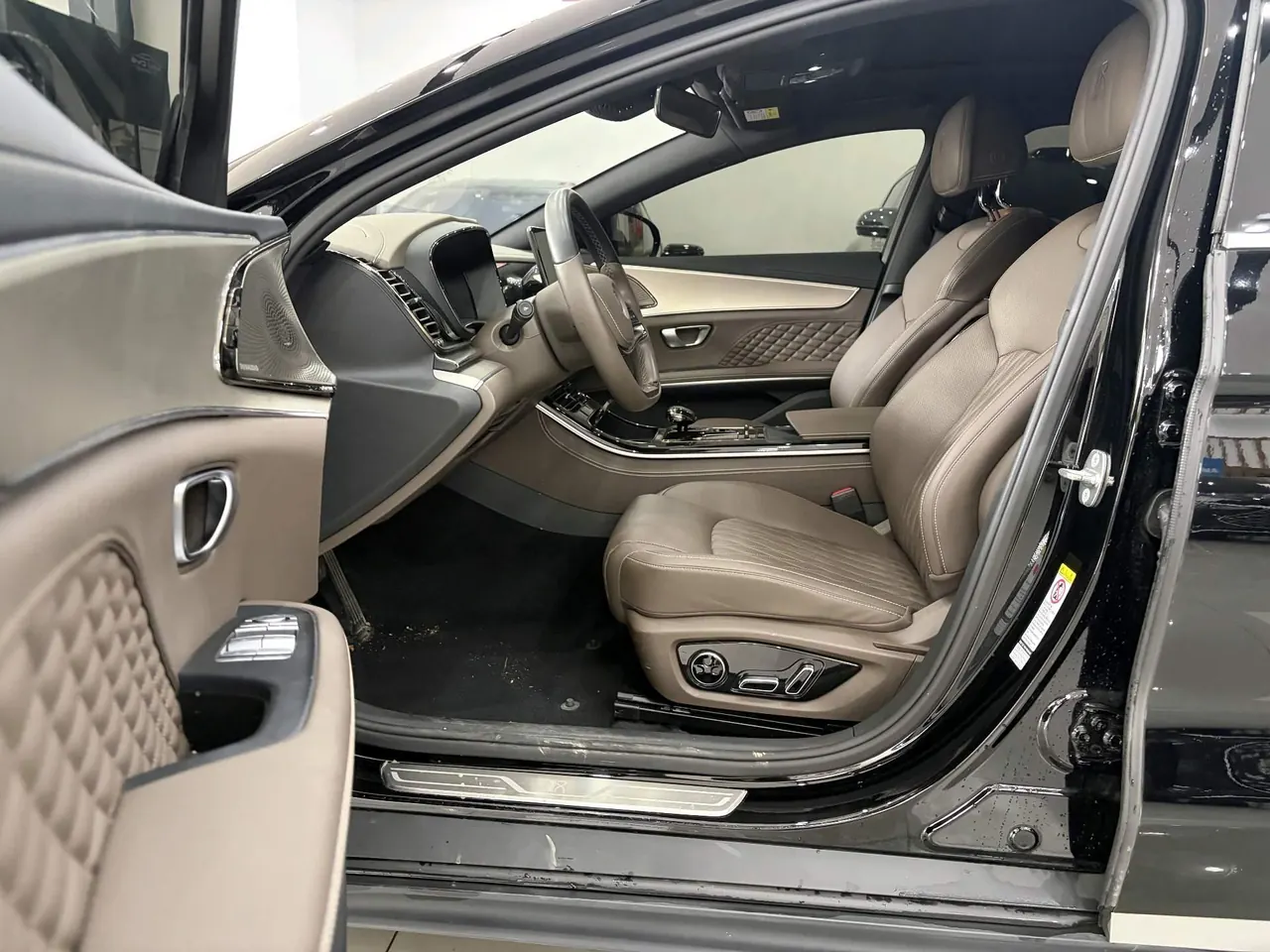 BYD 2022 Han DM-i 1.5T stepless 121KM honorable automatic gear 6