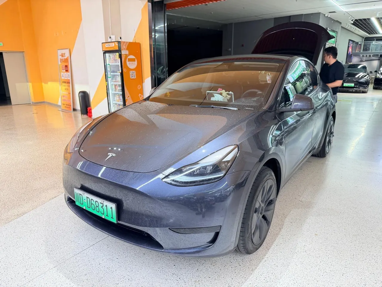 Tesla 2024 Model Y rear-wheel drive version automatic transmission - View 1