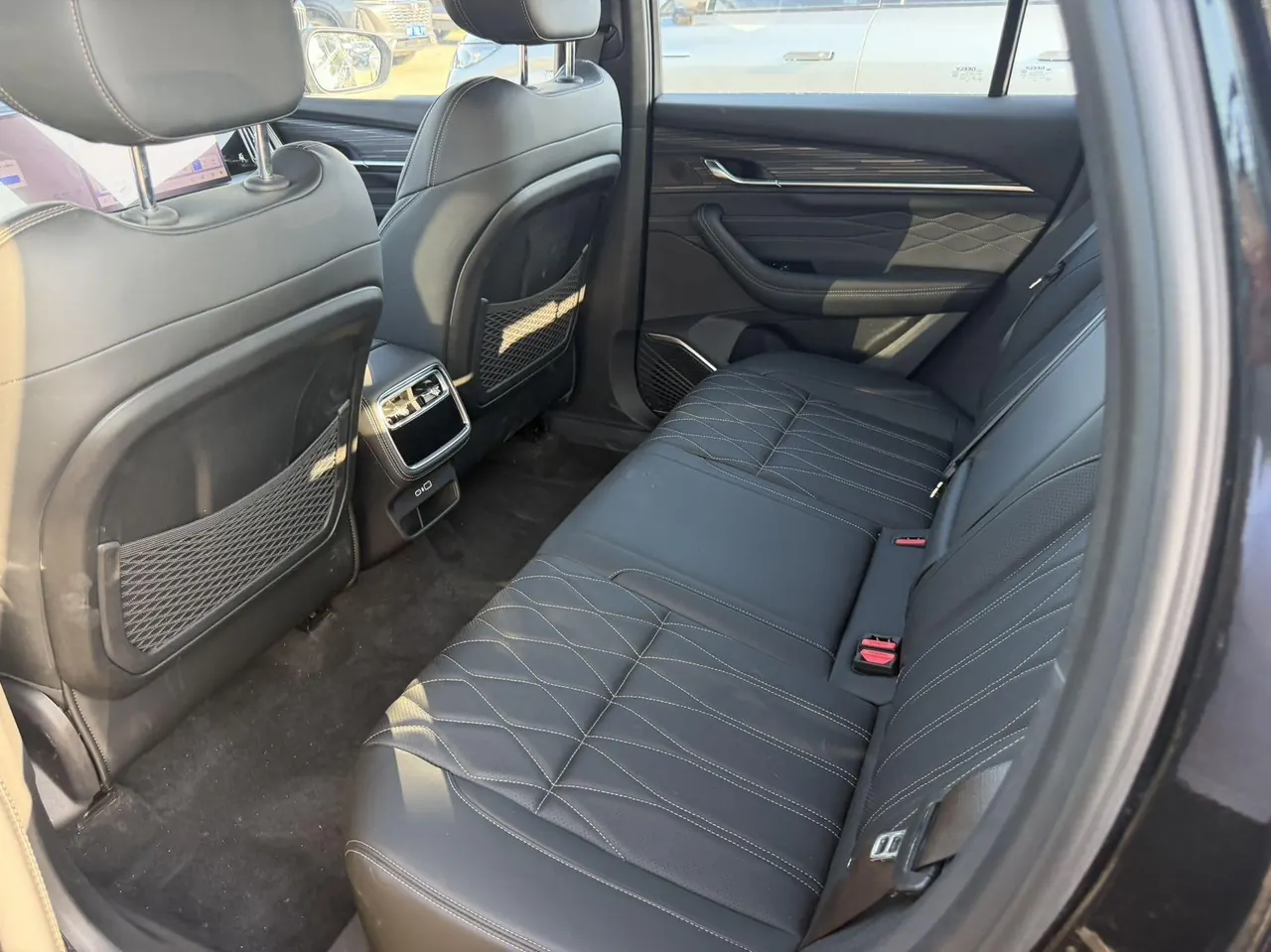 Geely 2026 XingyueL (Monjaro) 2.0TD Oriental Obsidian Edition Automatic Gear 3