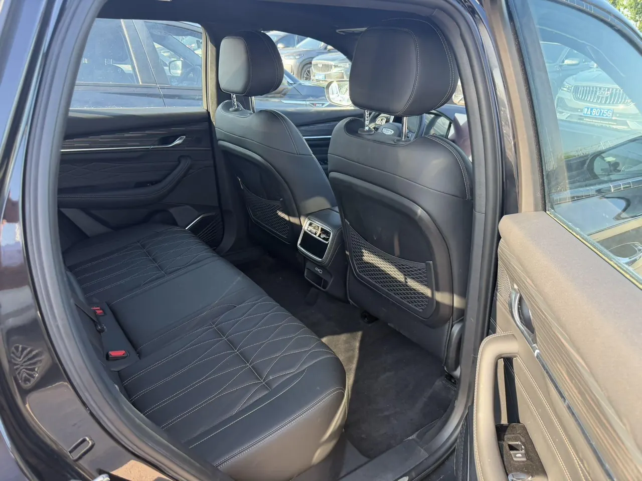 Geely 2026 XingyueL (Monjaro) 2.0TD Oriental Obsidian Edition Automatic Gear 5